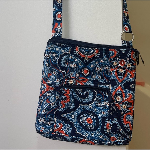 Vera Bradley Handbags - Vera Bradley cross body